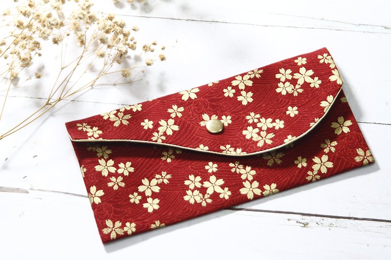 【Gi LAI】10*20Cm Lucky Red Packet Bag Passbook Bag - Scattered Pieces of Cherry Blossoms フープ - Wallets - Cotton & Hemp Red