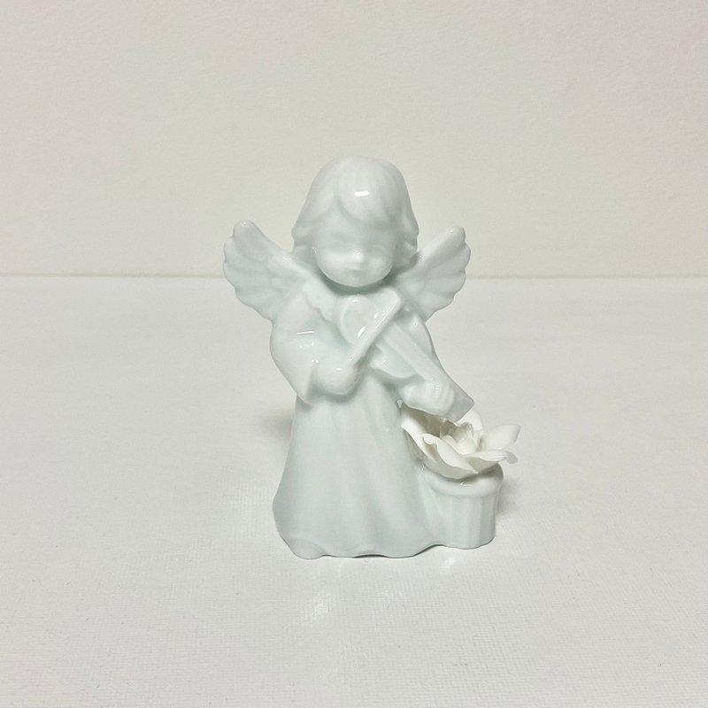 Porcelain Angel figurine playing violin - Items for Display - Porcelain White