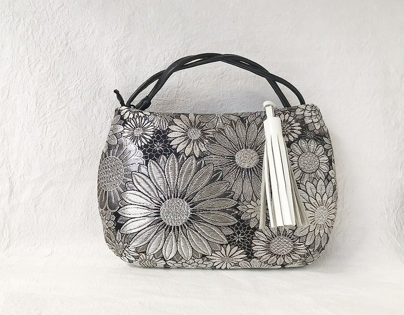 Chrysanthemum clutch bag - Other - Other Materials Silver