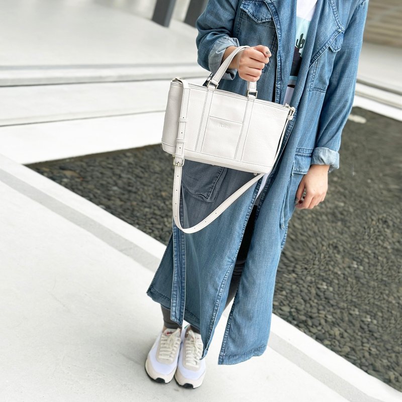 Passion good handbag milk color handbag/shoulder/crossbody - กระเป๋าแมสเซนเจอร์ - หนังแท้ ขาว