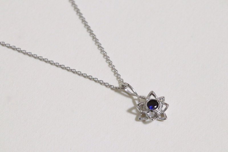 Blue sapphire, lotus flower SV necklace - Necklaces - Other Metals Blue