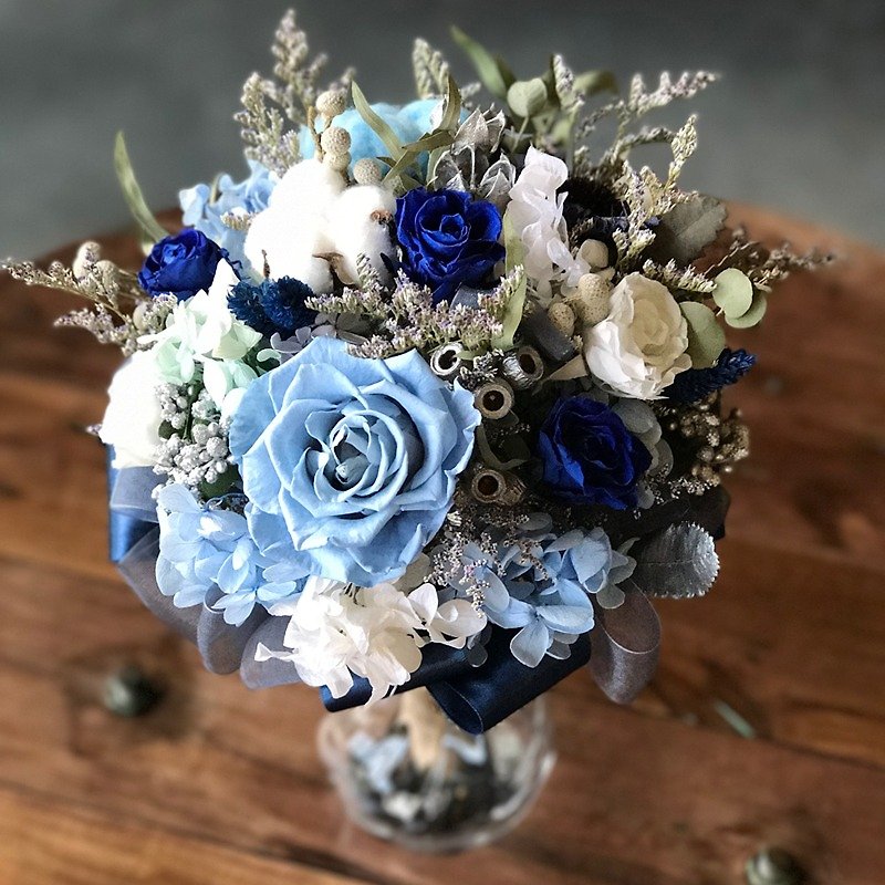 Customized bouquet NO.03*Blue ocean / immortal flower dried flower bouquet made as a wedding gift - ช่อดอกไม้แห้ง - พืช/ดอกไม้ 