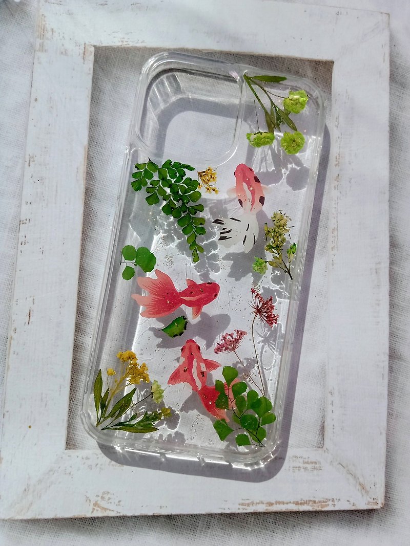 Pressed flowers phone case | iPhone 13 Pro Max