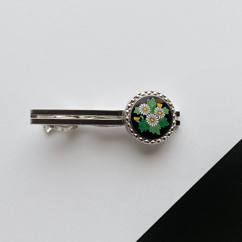 Chrysanthemum [Black] Cloisonne tie clip, pure silver metal cloisonne - เนคไท/ที่หนีบเนคไท - วัสดุอื่นๆ สีดำ