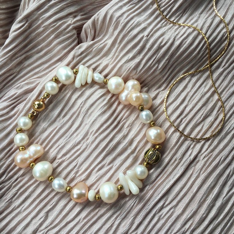 【Lost and find】Hong Kong old store 2Ways pearl coral magnet bracelet necklace - สร้อยคอ - เครื่องเพชรพลอย ขาว