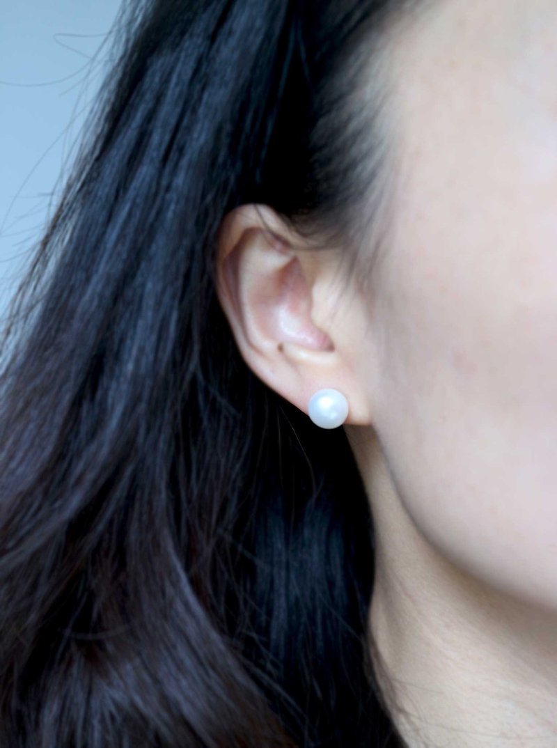[10mm Classic Pearl Earrings] Steel Needle / Freshwater Pearl - Earrings & Clip-ons - Gemstone White