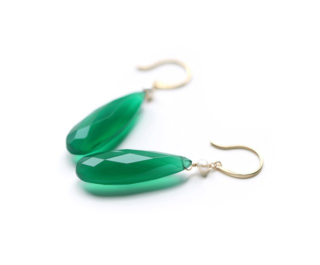 K18 Fresh green green onyx (long pair shape) and pearl hook