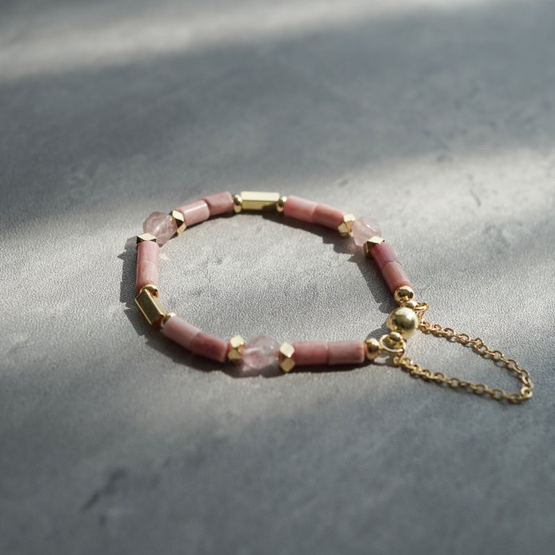 Natural Pink Rose Faceted Strawberry Crystal Magnetic Bracelet - สร้อยข้อมือ - คริสตัล 