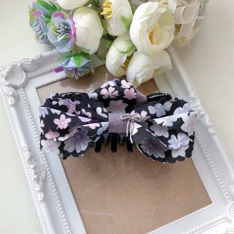 Exclusive Full Version Romantic Flower Big Grab Shark Clip - Black - เครื่องประดับผม - วัสดุอื่นๆ สีดำ