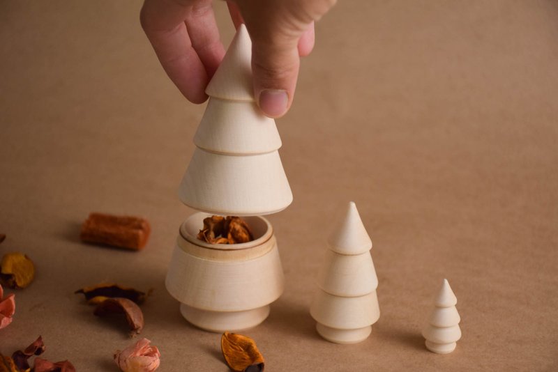 Wooden Small Christmas Tree Decor - 寶寶/兒童玩具/玩偶 - 木頭 卡其色