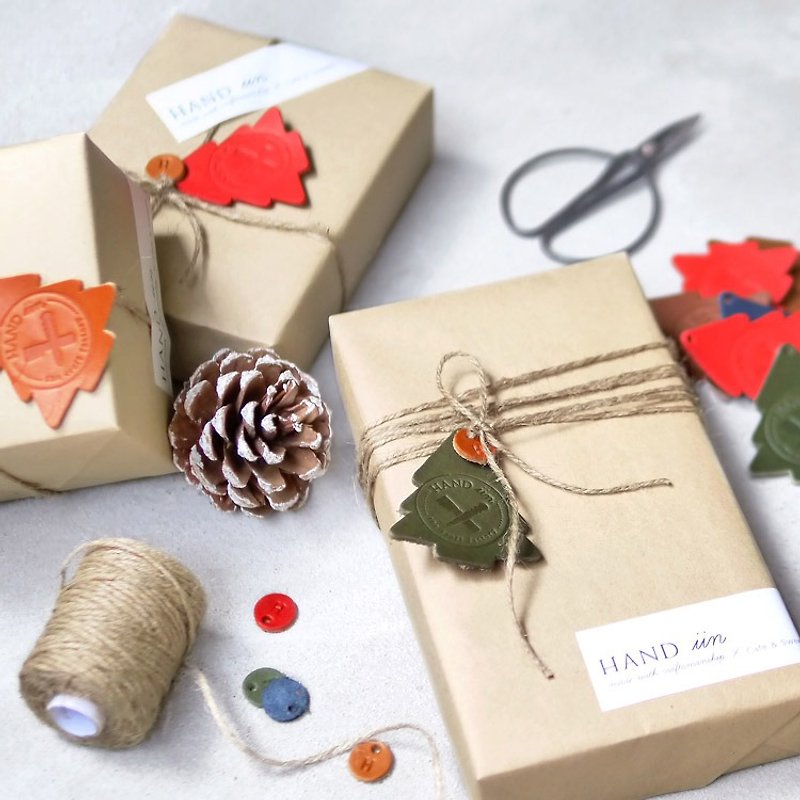 Christmas limit - increase the purchase of hand-made Christmas tree modeling leather standard gift wrap - อื่นๆ - หนังแท้ 