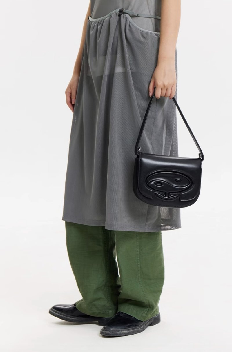Tai Chi Shoulder Bag Tai Chi floret underarm bag/double chain shoulder bag/messenger bag - กระเป๋าแมสเซนเจอร์ - วัสดุอื่นๆ สีดำ