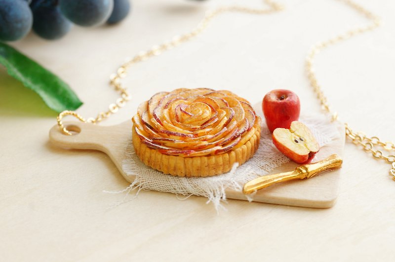 Apple Pie Necklace・Handmade Polymer Clay Accessory - Chokers - Clay Red