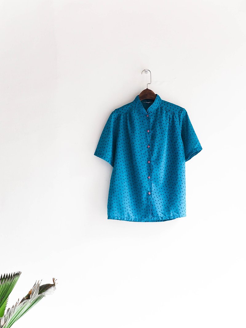 River water mountain - bird take the Turkish blue broken petals antique linen shirt shirt coat oversimper vintage - Women's Shirts - Cotton & Hemp Blue