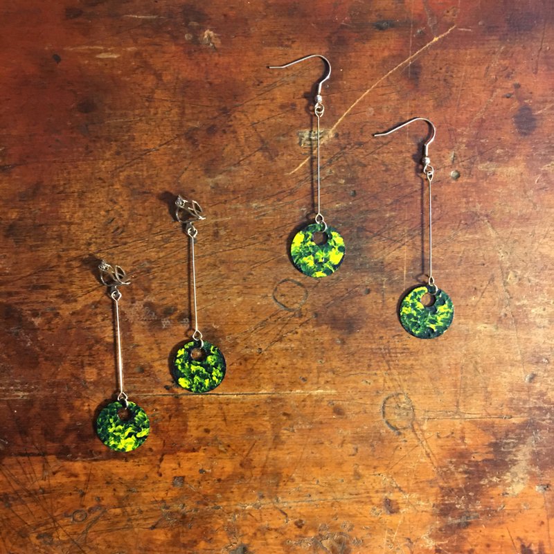 March planet (classic) _ hand-painted hand-made earrings - Earrings & Clip-ons - Plastic Green