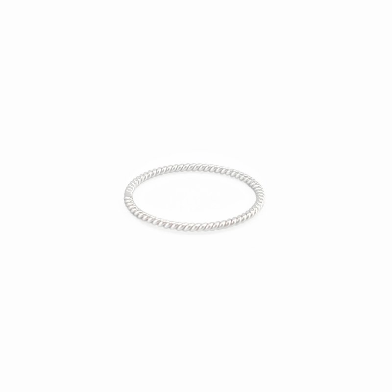 [Wire Ring] Small twist sterling silver ring - แหวนทั่วไป - เงินแท้ สีเงิน