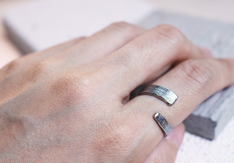 Line texture opening 925 silver ring - แหวนทั่วไป - เงินแท้ สีทอง