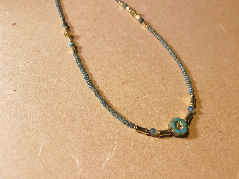 Teal antique glass flower necklace/multi-circle bracelet - สร้อยคอ - กระจกลาย หลากหลายสี