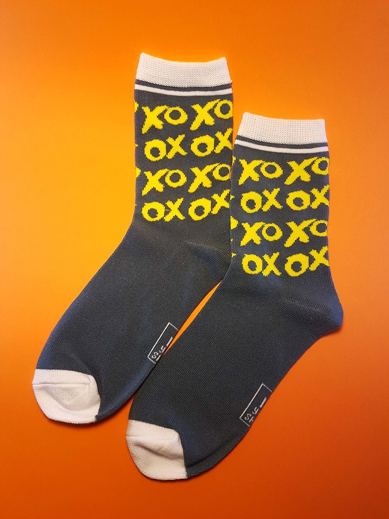 In your shoes: XOXO Kisses and Hugs│Mid-calf socks│Limited edition - ถุงเท้า - ผ้าฝ้าย/ผ้าลินิน สีน้ำเงิน