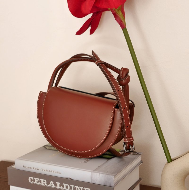 Eve Flap Bag 真皮包/ 側背包 Espresso Brown Nappa Leather - 側背包/斜背包 - 真皮 咖啡色