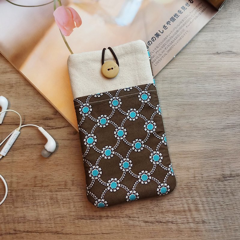 iPhone sleeve, Samsung Galaxy Note 8 case, cell phone pouch, iPod sleeve (P-257) - เคส/ซองมือถือ - ผ้าฝ้าย/ผ้าลินิน สีนำ้ตาล