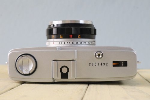 完動品】オールドフィルムカメラ オリンパス OLYMPUS TRIP35 S/N