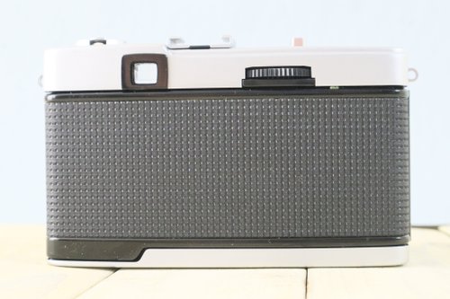 Olympus Trip 35 コンパクトフィルムカメラ OLYMPUS トリップ35を徹底解説。作例から中古価格・使い方まで
