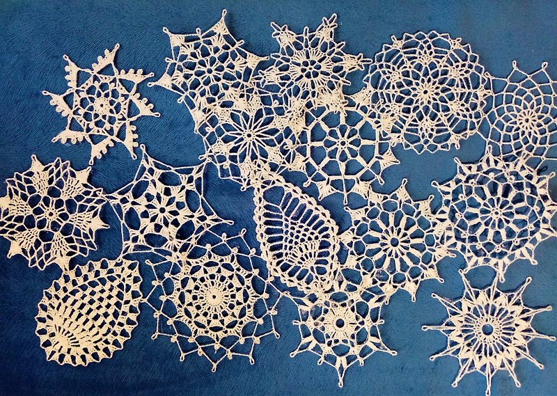 set of knitted snowflakes 16 pieces - 壁貼/牆壁裝飾 - 棉．麻 白色