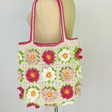 グラニースクエアの花の編みバッグ - ショップ siriwanbag