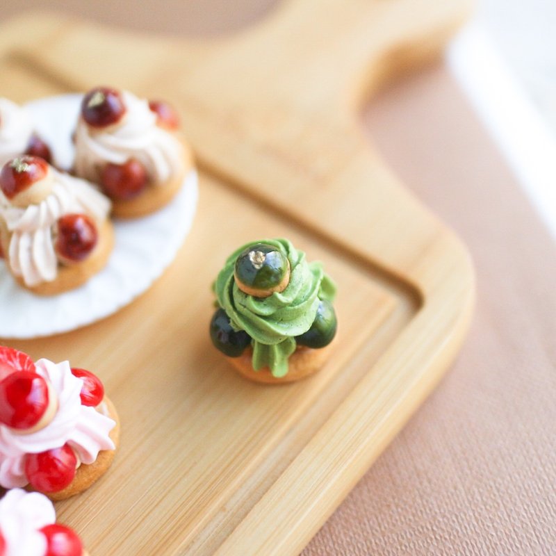 St-Honoré Matcha Cream Puff Earring - Single Piece - ต่างหู - ดินเหนียว สีเขียว