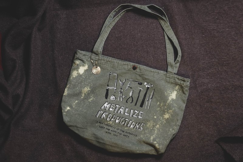 Distressed Canvas Tote Bag + Retro Bronze Pendant Metalworking Experience - Metalsmithing/Accessories - Copper & Brass 