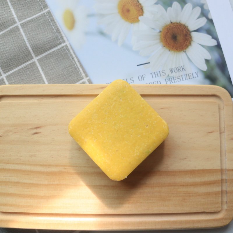 Autumn Bee Black Salt Hazelnut Shampoo Soap Handmade Soap Soap Shampoo Soap Body soap is good for washing and not sticky - 石けん - 寄せ植え・花 