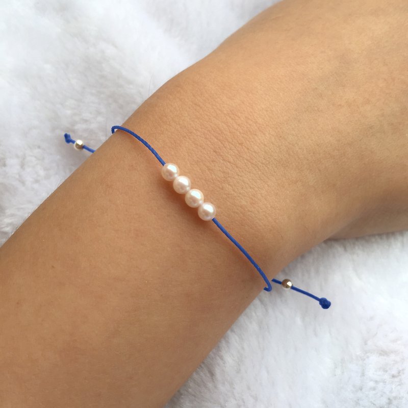 Goody Bag - Navy Akoya Pearl String Bracelet | Navy Adjustable Pearl Bracelet - สร้อยข้อมือ - วัสดุอื่นๆ สีน้ำเงิน