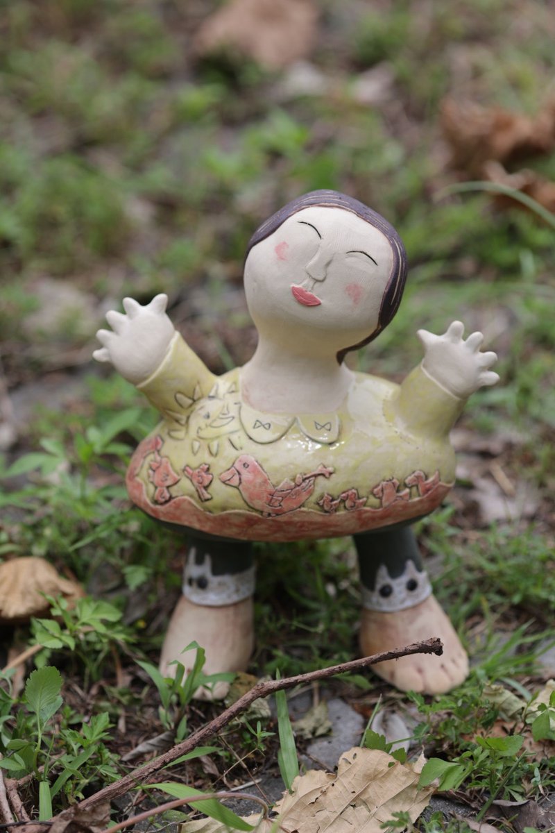 陶偶-妹妹愛抱抱 - 公仔/玩偶 - 陶 