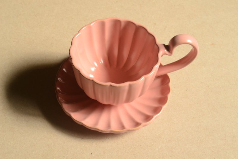KEYOUYOU lip gloss powder chrysanthemum coffee cup and plate set - แก้วมัค/แก้วกาแฟ - ดินเผา สึชมพู