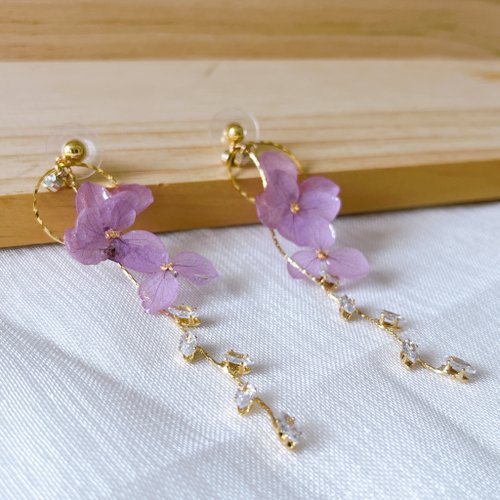 Shrink plastic】Hand painted hydrangea purple goldfish earrings - Shop  Zodiac Handmade Accessories Earrings & Clip-ons - Pinkoi