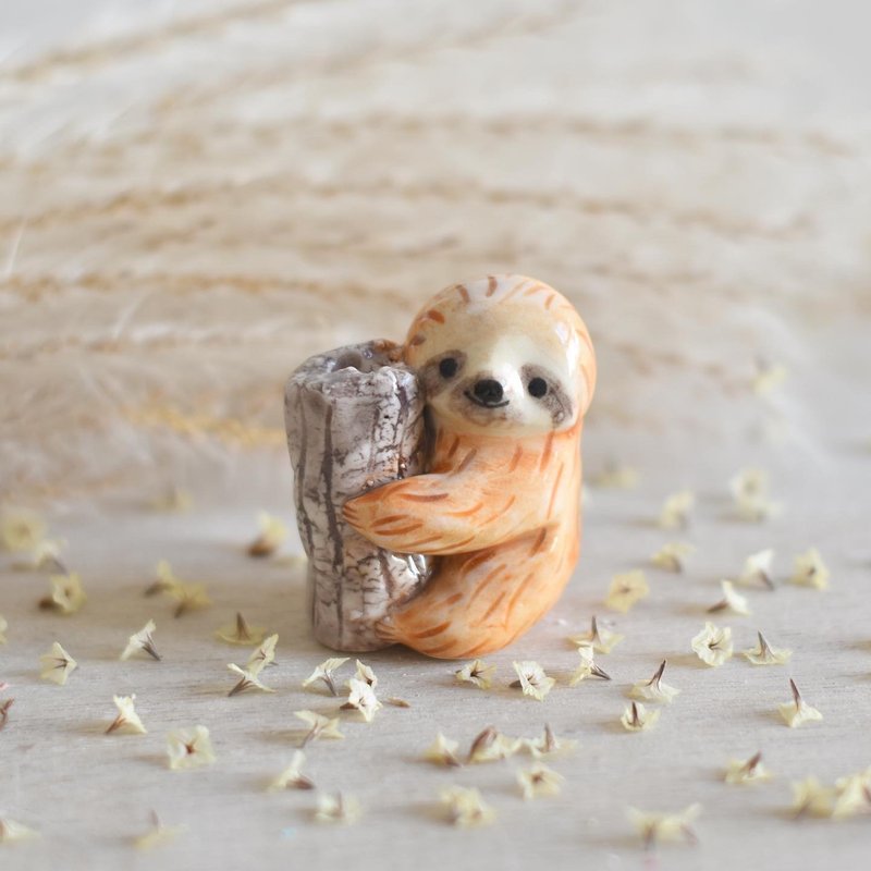 Mumu Little Sloth Incense sticks/Dried Flower Stand - ของวางตกแต่ง - เครื่องลายคราม สีส้ม