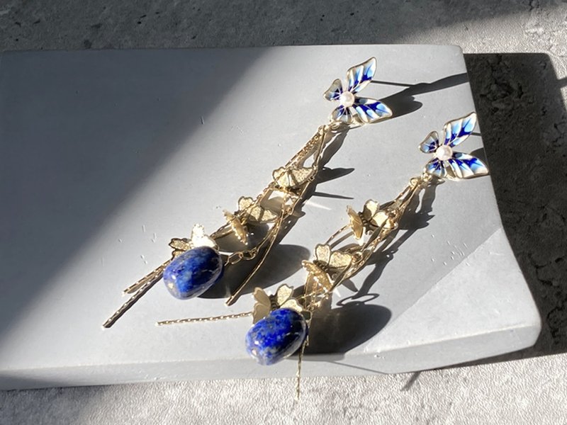【景泰藍蝴蝶。耳針】青金石、燒藍、注14k金|單品保證 - 耳環/耳夾/耳骨夾 - 半寶石 藍色