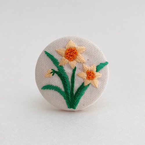 ★新作★ ハンドメイド　刺繍ブローチ　フラワーシャワー ☆新作☆ ハンドメイド 刺繍ブローチ フラワーシャワー 効か