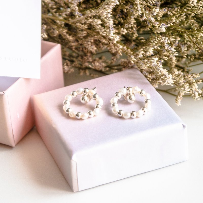 春意 珍珠圈耳環 - 耳環/耳夾 - 純銀 白色