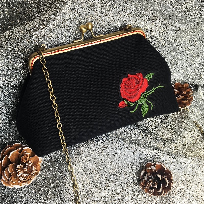 Handmade 2WAY mouth gold chain package rose garden - Messenger Bags & Sling Bags - Cotton & Hemp Black