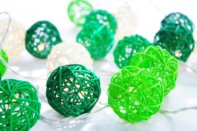 20 Green Forest Rattan Ball String Lights  Decor 20 Lights - โคมไฟ - วัสดุอื่นๆ 