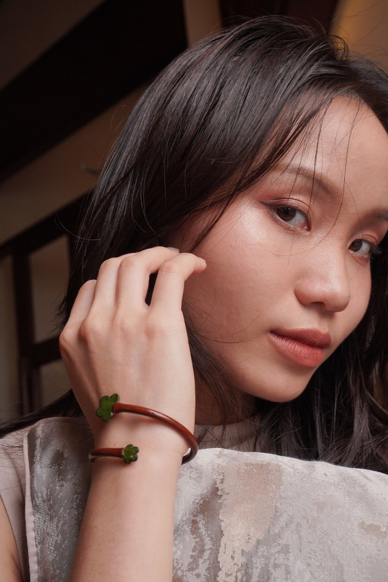 Floral Vibe Bracelet (unique, handmade, leather bracelet , 2024) - สร้อยข้อมือ - หนังแท้ หลากหลายสี