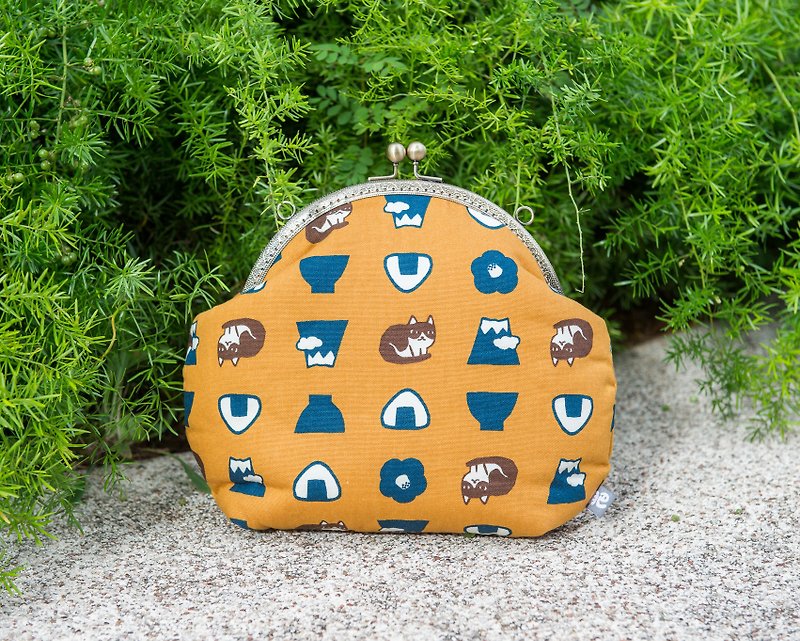 [Cat rice ball Mount Fuji] Retro metal mouth gold bag-大款#随身包#文青#猫咪 - Messenger Bags & Sling Bags - Cotton & Hemp Brown
