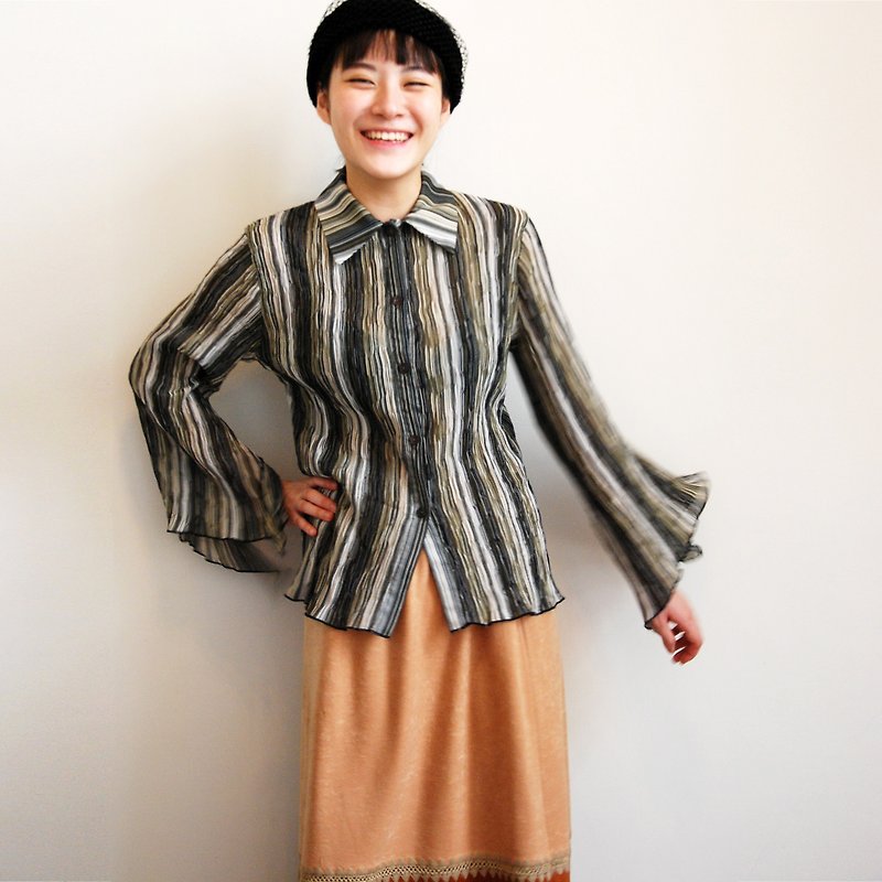Pumpkin Vintage. Ancient wrinkled wide sleeves shirt - Women's Shirts - Other Materials 