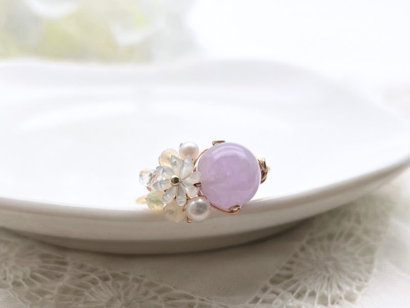 Marie's garden - Lavender amethyst, white pearl oyster, 3 types of natural stone wire ring - General Rings - Gemstone Purple