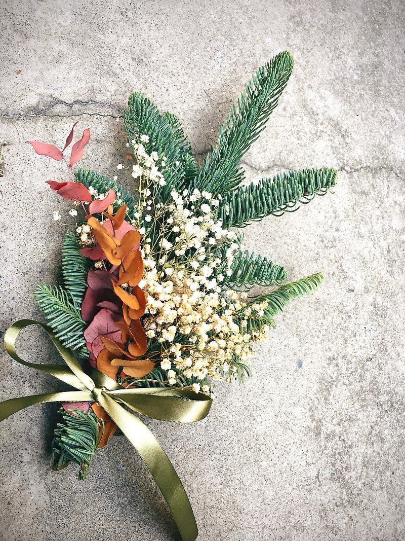 諾貝松簡約手綁花束 / HAVE A NICE MREEY CHRISTMAS (僅限12月) - 擺飾/家飾品 - 植物．花 綠色