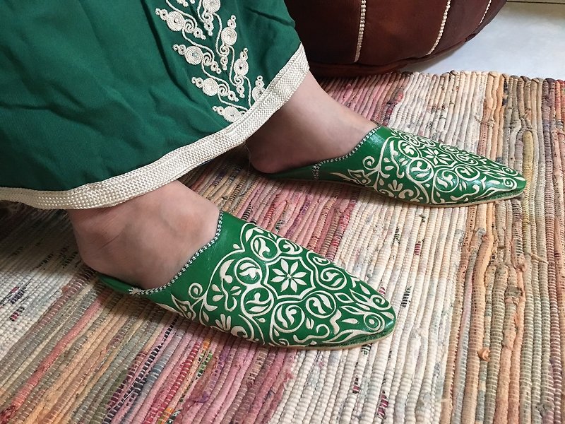 Moroccan leather carving handmade shoes mint green pointed toe shoes indoor shoes - รองเท้าแตะในบ้าน - หนังแท้ สีเขียว