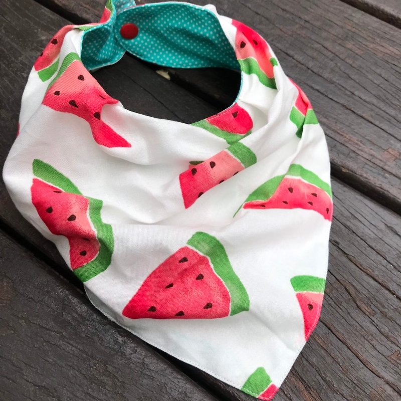 Three-dimensional triangle bib with large slices of watermelon - ผ้ากันเปื้อน - ผ้าฝ้าย/ผ้าลินิน สีแดง