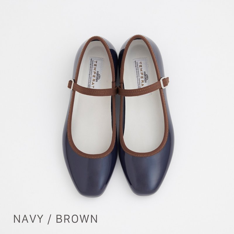 MARTA (NAVY/BROWN) PVC SQUARE TOE FLATS / RAIN SHOES Square toe pumps - รองเท้ากันฝน - วัสดุกันนำ้ สีน้ำเงิน